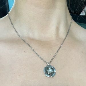 Silver rose necklace